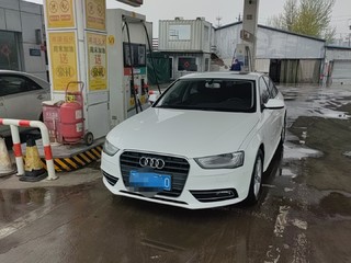 奥迪A4L 30TFSI 1.8T 自动 舒适型典藏版 