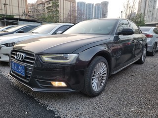 奥迪A4L 35TFSI 2.0T 自动 舒适型 