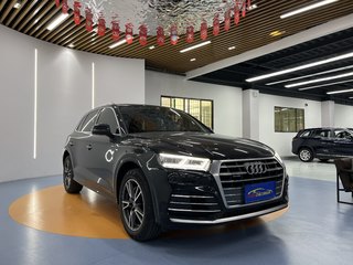 奥迪Q5L 40TFSI 2.0T 自动 荣享时尚型 