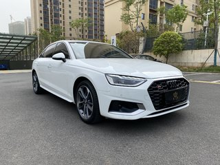 奥迪A4L 40TFSI 2.0T 自动 时尚致雅型 