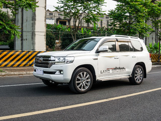 丰田陆地巡洋舰 LC78 4.0L 手动 中东版平行进口 