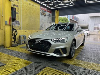 奥迪A4L 40TFSI 2.0T 自动 时尚动感型 