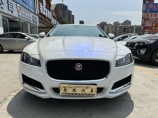 捷豹XFL P200 2.0T 自动 精英版 