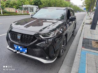 丰田皇冠陆放 2.5L 自动 豪华版 