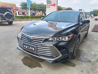 丰田亚洲龙 双擎 2.5L 自动 豪华版 