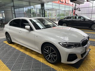 宝马3系 325Li 2.0T 自动 改款M运动套装 