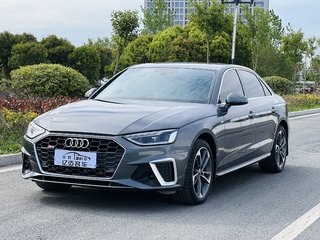 奥迪A4L 40TFSI 2.0T 自动 时尚动感型 