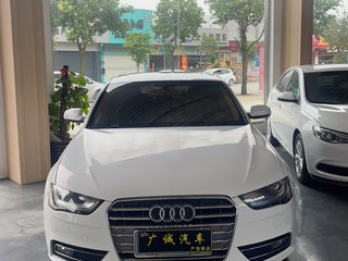 奥迪A4L 35TFSI 2.0T 自动 舒适型 