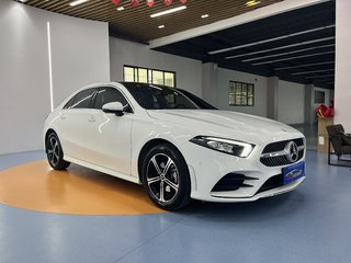 奔驰A级 A200L 1.3T 自动 运动轿车动感型 