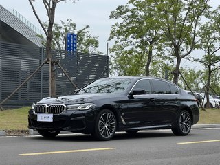 宝马5系 530Li 2.0T 自动 改款领先型M运动套装 