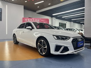 奥迪A4L 40TFSI 2.0T 自动 时尚动感型 