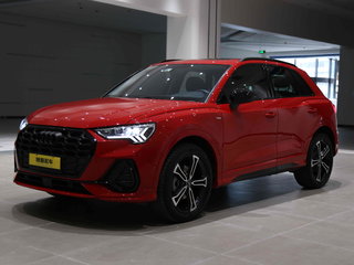 奥迪Q3 40TFSI 2.0T 自动 时尚动感型 