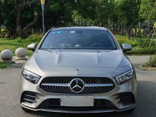 奔驰A级 A200L 1.3T 自动 运动轿车版 