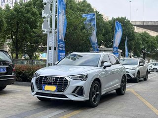 奥迪Q3 35TFSI 1.4T 自动 时尚动感型 