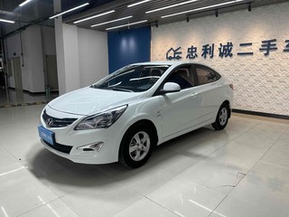 现代瑞纳 1.4L 手动 智能型GLS 