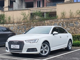 奥迪A4L 40TFSI 2.0T 自动 plus时尚型 