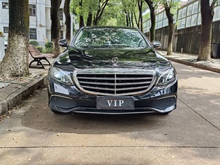 奔驰E级 E300L 2.0T 自动 时尚型 