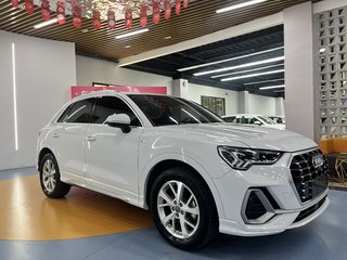 奥迪Q3 1.4T 进取动感型 