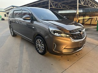 别克GL8 陆上公务舱 2.0T 自动 652T尊贵型 