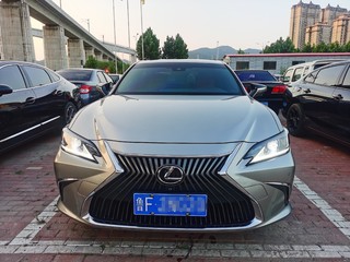 雷克萨斯ES 300h 