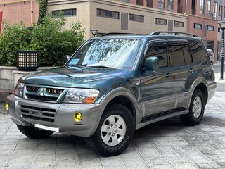 三菱帕杰罗 3.0L 自动 GLS 