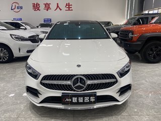 奔驰A级 A200L 1.3T 自动 改款运动轿车时尚型 