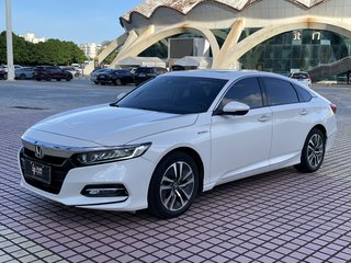 本田雅阁 2.0L 自动 锐领版 