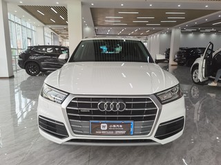 奥迪Q5L 40TFSI 2.0T 自动 改款荣享时尚型 