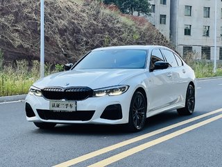 宝马3系 325Li 2.0T 自动 M运动曜夜套装 