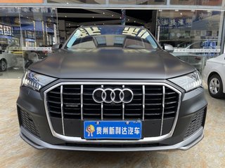 奥迪Q7 45 2.0T 自动 运动型quattro-S-line 