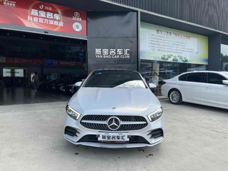 奔驰A级 A200L 1.3T 自动 运动轿车版 