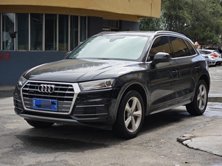 奥迪Q5L 40TFSI 2.0T 自动 改款荣享进取型 