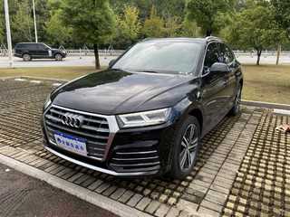 奥迪Q5L 40TFSI 2.0T 自动 荣享时尚型 