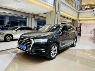 奥迪Q7 55 3.0T 自动 技术型 