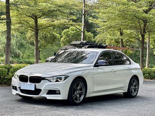 宝马3系 320i 2.0T 自动 M运动曜夜版 