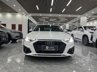 奥迪A4L 40TFSI 2.0T 自动 时尚动感型 