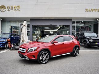 奔驰GLA 220 2.0T 自动 豪华型 