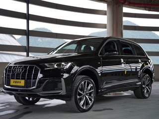 奥迪Q7 55 3.0T 自动 运动型quattro-S-line 