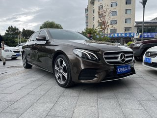 奔驰E级 E300L 2.0T 自动 运动时尚型 