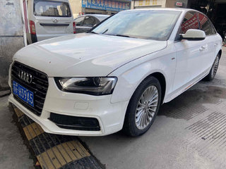 奥迪A4L 35TFSI 2.0T 自动 舒适型典藏版 