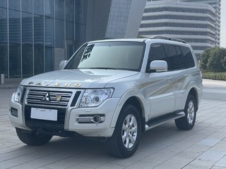 帕杰罗 3.0L 标准版 