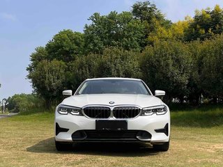 宝马3系 320i 2.0T 自动 运动套装 