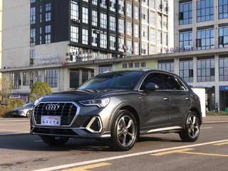 奥迪Q3 35TFSI 1.4T 自动 时尚动感型 