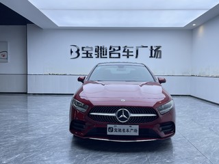 奔驰A级 A180L 1.3T 自动 改款运动轿车版 