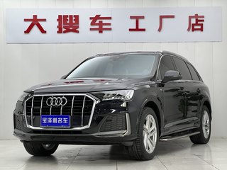 奥迪Q7 45 2.0T 自动 豪华型quattro-S-line 