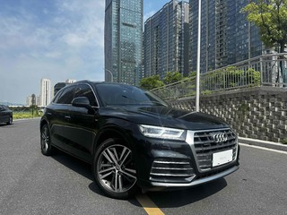 奥迪Q5L 40TFSI 2.0T 自动 改款荣享时尚型 