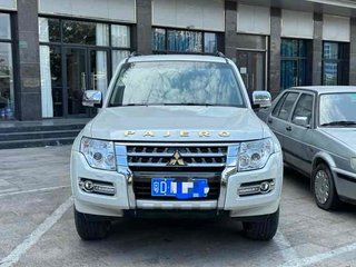 帕杰罗 3.0L 豪华版 