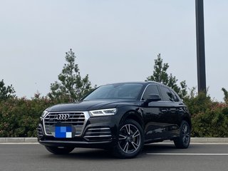 奥迪Q5L 40TFSI 2.0T 自动 荣享时尚型 