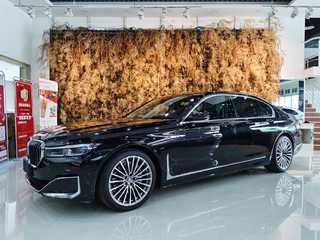 宝马7系 740Li 3.0T 自动 尊享型豪华套装 