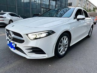 奔驰A级 A200L 1.3T 自动 改款运动轿车动感 